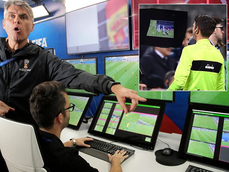 Var trong bóng đá để làm gì?