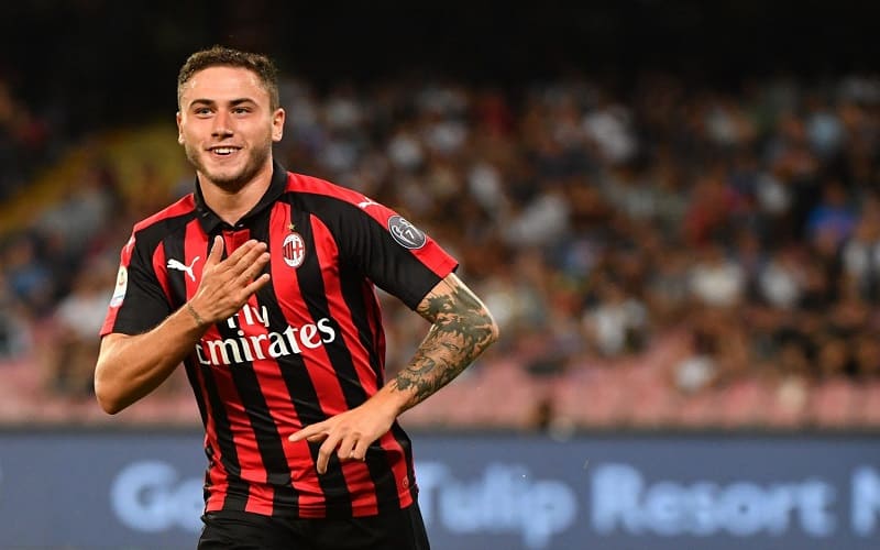 Nam cầu thủ Davide Calabria